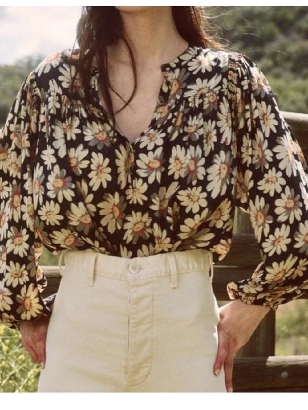 THE GREAT. Black Daisy-Print Puff-Sleeve Blouse